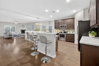 2122 Louis Tr, Weatherford, TX 76087