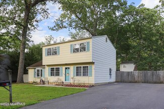 18 Alyssum St, Browns Mills, NJ 08015