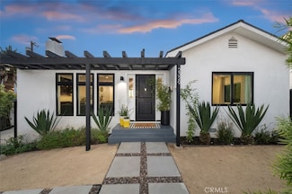 2329 Vineyard Ave, Los Angeles, CA 90016