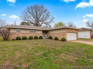 327 N Mississippi St, Nowata, OK 74048