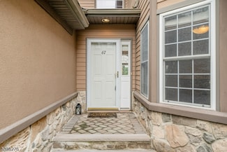 67 Bracken Hill Rd, Hamburg, NJ 07419