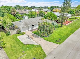 401 SW Aster Rd, Port Saint Lucie, FL 34953