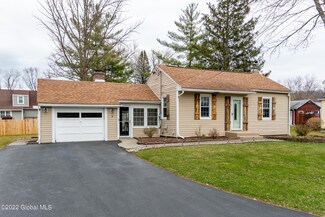 6 Pennsylvania Ave, Rensselaer, NY 12144