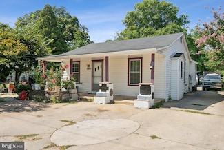 5004 52nd Ave, Hyattsville, MD 20781