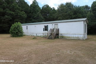 103 Foley Rd, Orrum, NC 28369