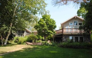 W2242 Oakwood Ave, Markesan, WI 53946
