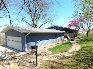 818 Charles St, Denison, IA 51442
