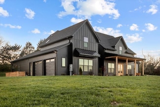 1012 Douglas Ct, Dickson, TN 37055