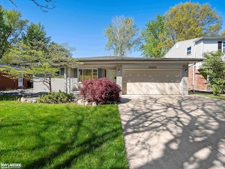 20213 Mauer St, Saint Clair Shores, MI 48080