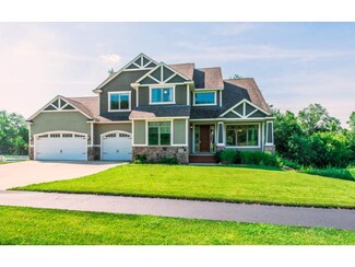 109 Primrose Ln, Cannon Falls, MN 55009