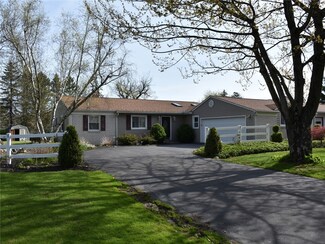 767 Azalea St, Meadville, PA 16335