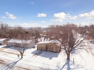 822 37th St SW, Rochester, MN 55902
