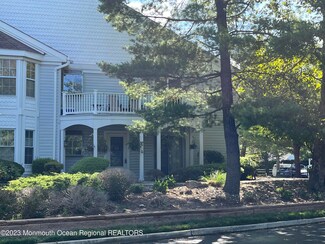 7 Tulip Ln, Freehold, NJ 07728