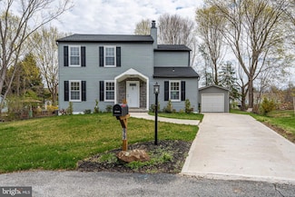 99 Gloucester Ct, Downingtown, PA 19335