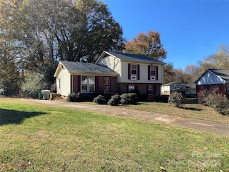 305 Red Roan Place, Charlotte, NC 28215