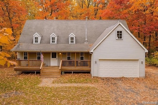 10121 Linden Rd, Fenton, MI 48430