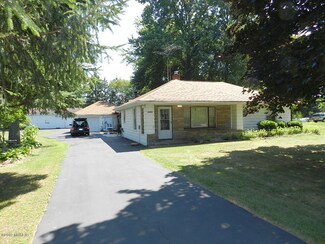 10951 Gast Rd, Bridgman, MI 49106