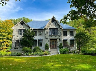 338 River Rd, Andover, MA 01810