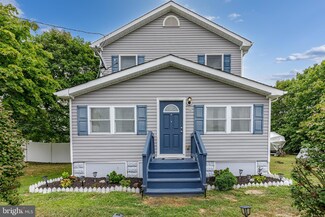 18 Birdsall St, Barnegat, NJ 08005
