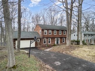17 Chesham Way, Fairport, NY 14450