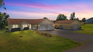 2919 N Dr, Parnell, IA 52325