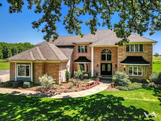 49W695 Hinckley Rd, Big Rock, IL 60511