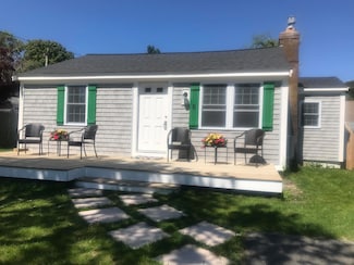5 Bassett Ln, Dennis Port, MA 02639