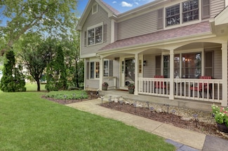 7067 Bentley Dr, Gurnee, IL 60031