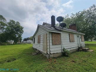 68 Boyse Point Cir, Montross, VA 22520