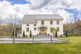 47 Fairy Tail Ln, Yarmouth, ME 04096