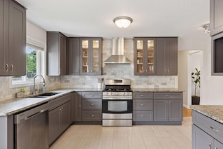 2718 Sheldon St, Saint Paul, MN 55113