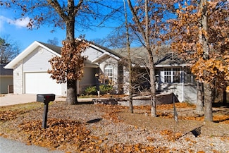 12 Lyndhurst Dr, Bella Vista, AR 72714