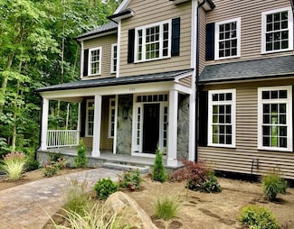 151 Middle Rd, Southborough, MA 01772