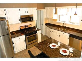 1215 Conway St, Saint Paul, MN 55106
