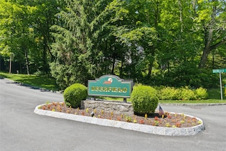 76 Deerfield Ln, Ossining, NY 10562