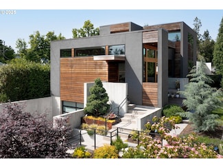 3961 SE Berkeley Way, Portland, OR 97202