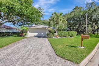 30 Hampshire Ln, Boynton Beach, FL 33436