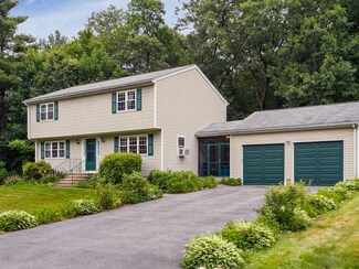 16 W Parish Ln, Merrimac, MA 01860