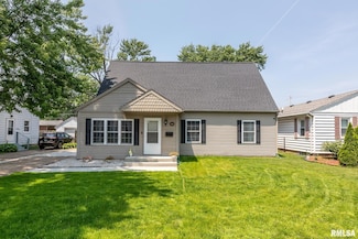 1417 N 5th St, Pekin, IL 61554