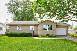 2619 Mckinley St, Perry, IA 50220