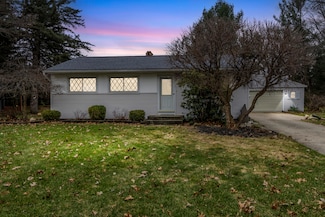 3420 Vineyard Ave NE, Grand Rapids, MI 49525