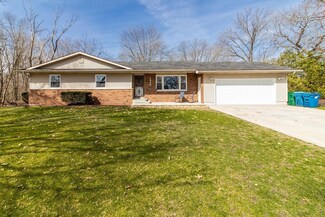 1920 Hickory St SW, Demotte, IN 46310