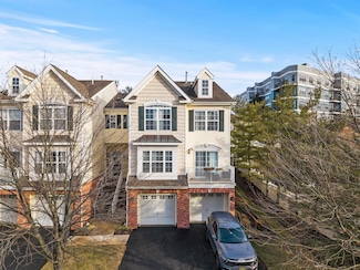 4 Boatworks Dr, Bayonne, NJ 07002