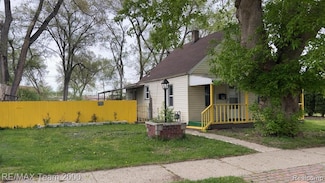 1778 Charter St, Lincoln Park, MI 48146