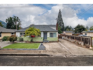 732 W Nebo St, Roseburg, OR 97471