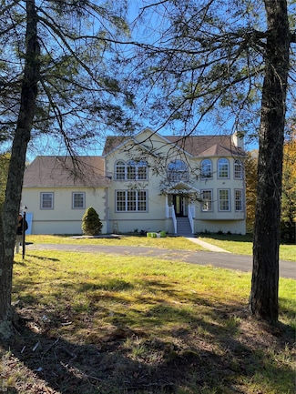 44 Roslyn Ridge Rd, Mongaup Valley, NY 12762