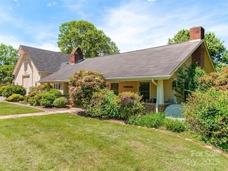 229 Crabtree Mountain Rd, Canton, NC 28716