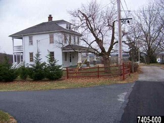 325 S Pleasant Ave, Dallastown, PA 17313
