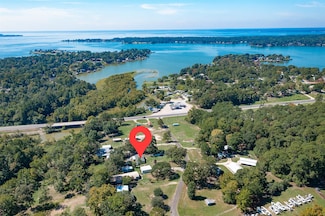 194 Sonnys Ln, Livingston, TX 77351