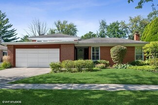 411 Locust Rd, Wilmette, IL 60091